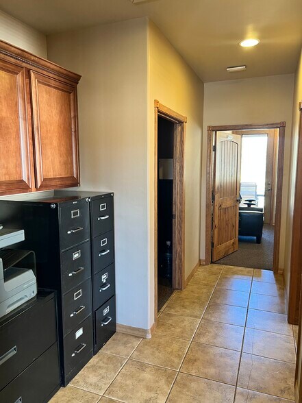 More Photos Of 541 N Clark Rd, Show Low Office For Lease