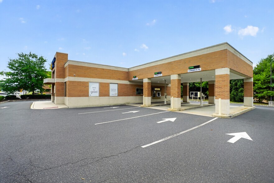 More Photos Of 1142 S Cedar Crest Blvd, Allentown Bank For Sale