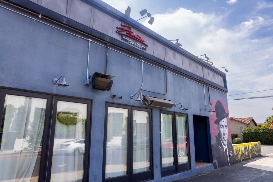 More Photos Of 7228 Melrose Ave, Los Angeles Restaurant For Lease