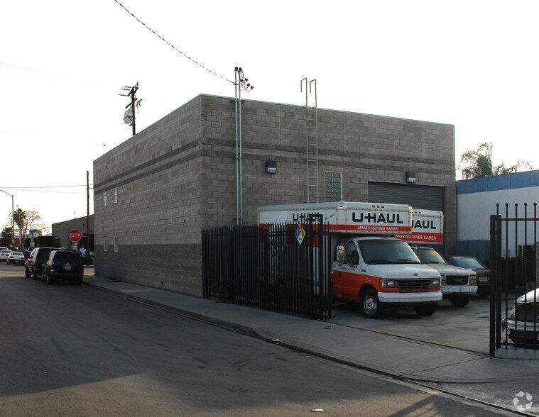 More Photos Of 1501 W 14th St, Long Beach Warehouse For Lease