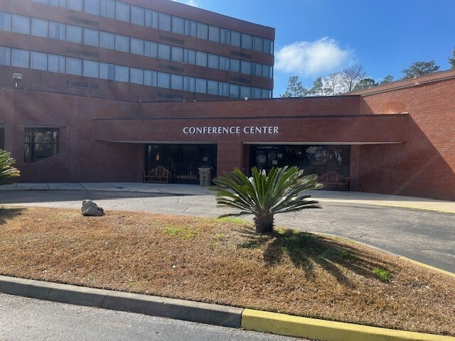 More Photos Of 2900 N Monroe St, Tallahassee Hotel For Lease