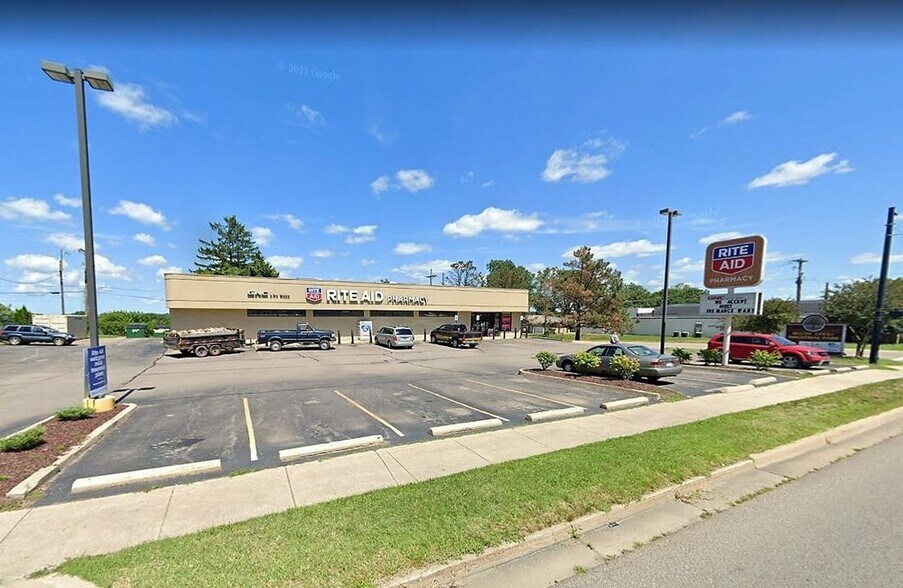 More Photos Of 715 E Front St, Buchanan Drugstore For Lease