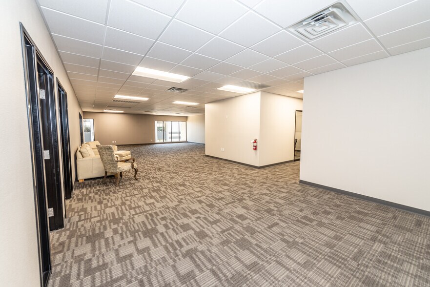 More Photos Of 6345 S Pecos Rd, Las Vegas Office For Lease