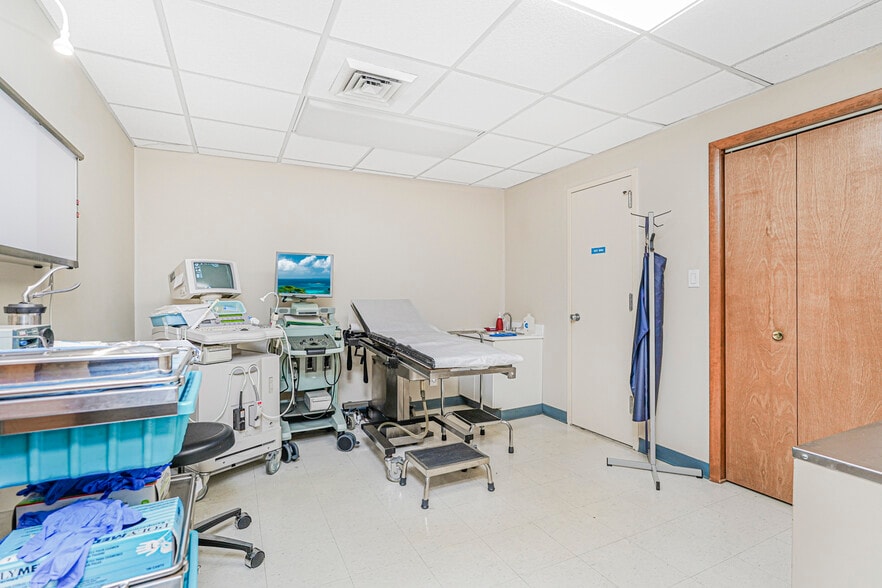 More Photos Of 705 86th St, Brooklyn Office Residential For Sale