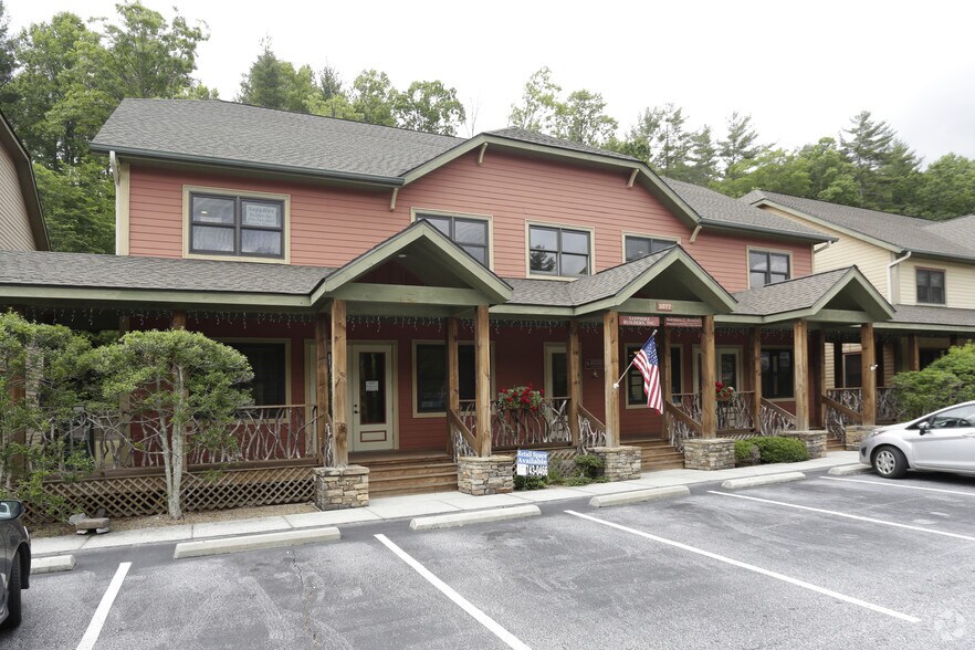 More Photos Of 3077 US Highway 64 E, Sapphire Office For Sale