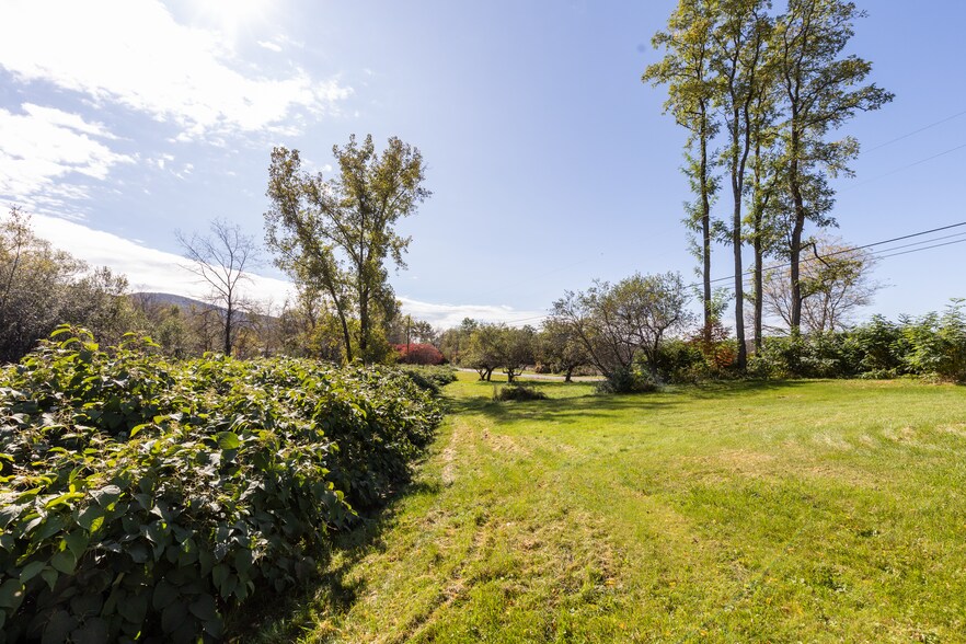 More Photos Of 4 Whitman Rd, Stephentown Sports And Entertainment For Sale