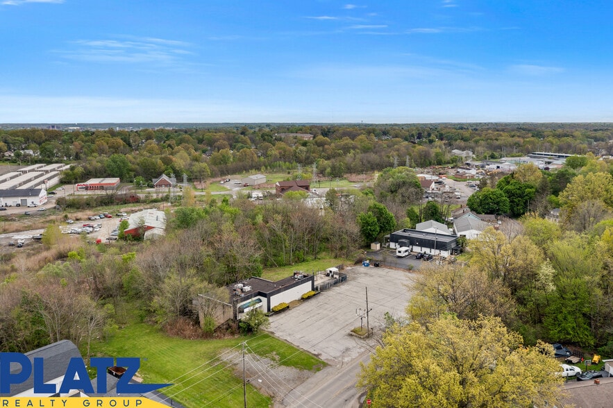 More Photos Of 169 S Four Mile Run Rd, Austintown Bar For Sale