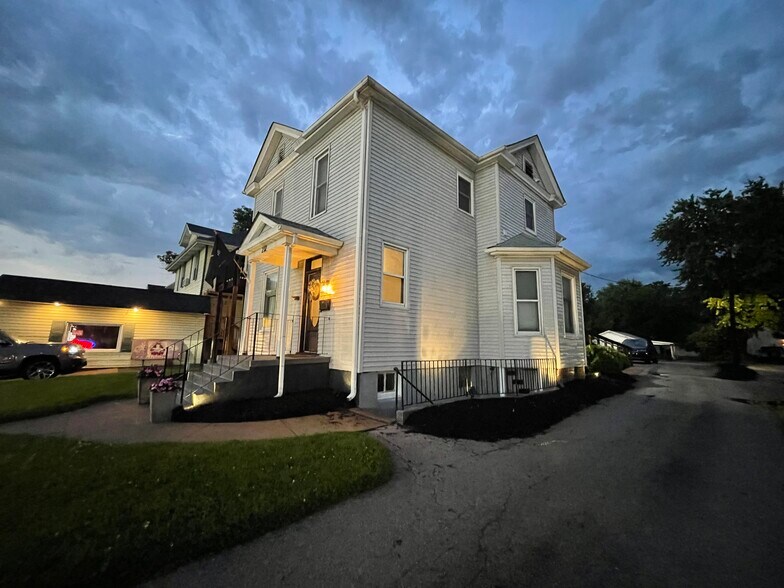 More Photos Of 232 S Buchanan St, Edwardsville Office Residential For Lease