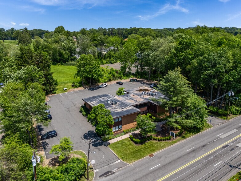 More Photos Of 8 Shunpike Rd, Madison Office For Sale