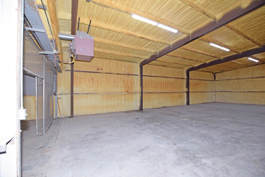 More Photos Of 305 E 57th St, Odessa Warehouse For Sale