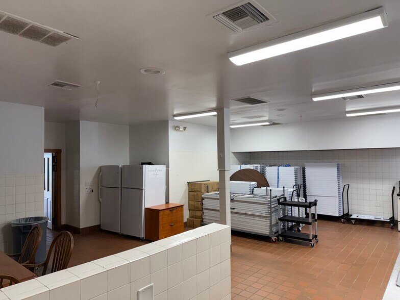 More Photos Of 109 E B St, Cedar Creek Freestanding For Sale