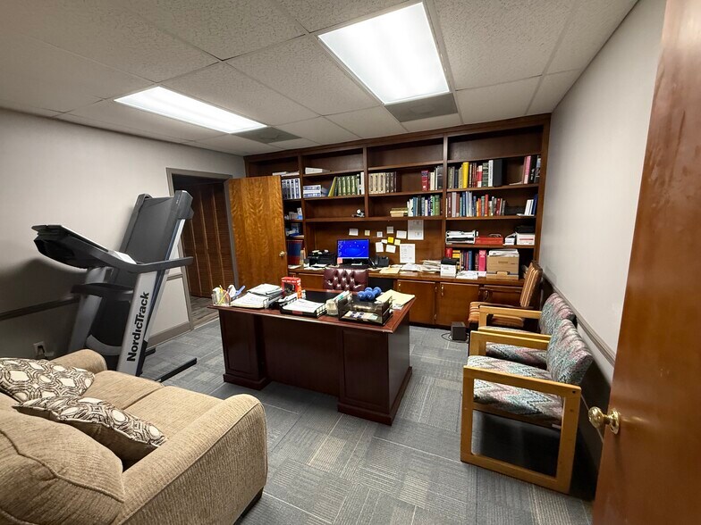 More Photos Of 1955 Opelika Rd, Auburn Storefront For Sale