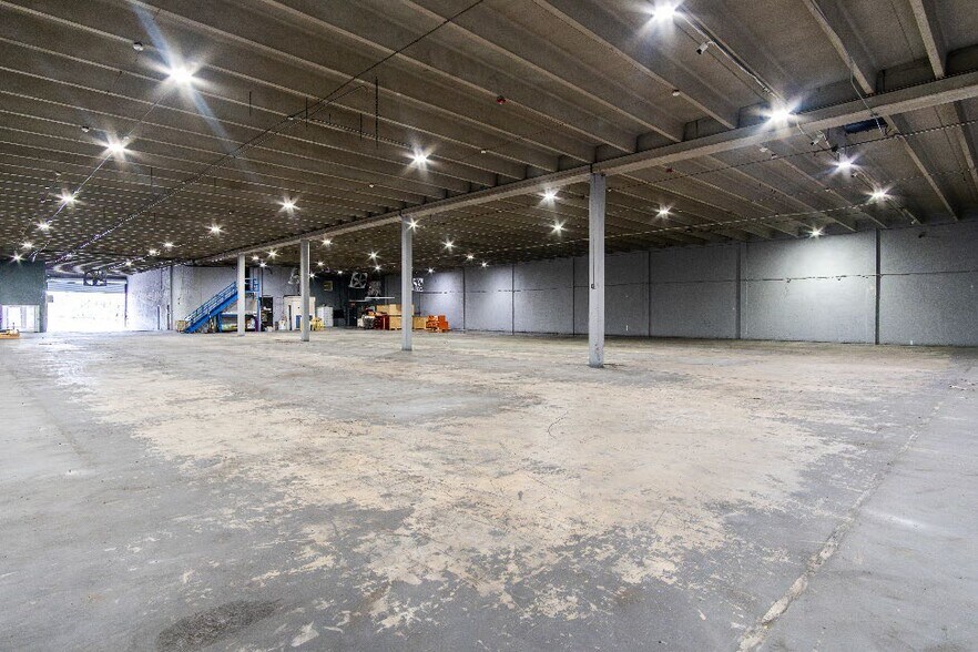 More Photos Of 7480 NW 52nd St, Miami Warehouse For Sale