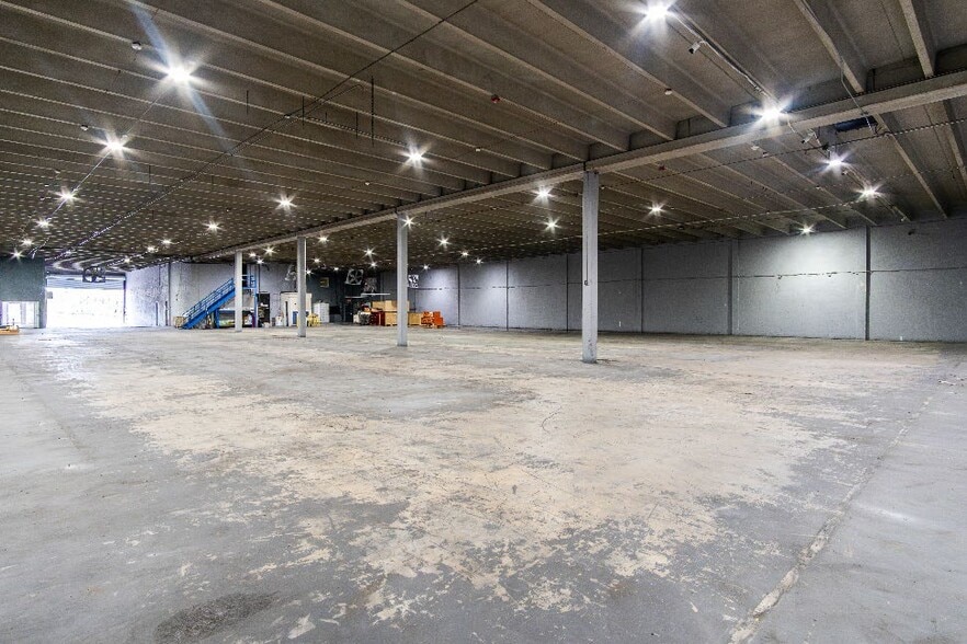 More Photos Of 7480 NW 52nd St, Miami Warehouse For Sale