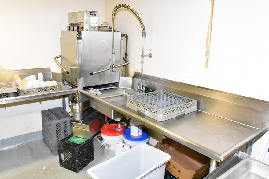 More Photos Of 18208 Cussewago Rd, Meadville Restaurant For Sale