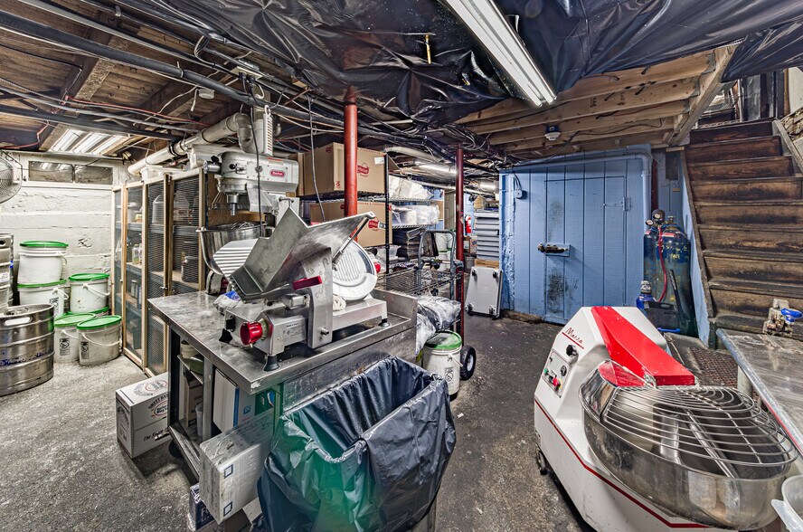 More Photos Of 99 Aurora St, Lancaster General Retail For Sale