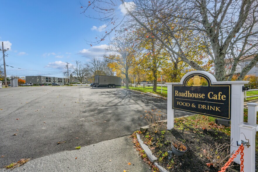 More Photos Of 488 South St, Hyannis Restaurant For Sale