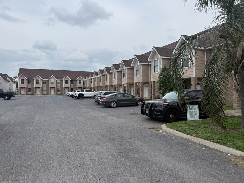 Primary Photo Of 2218 Tourist Dr, Edinburg Apartments For Sale