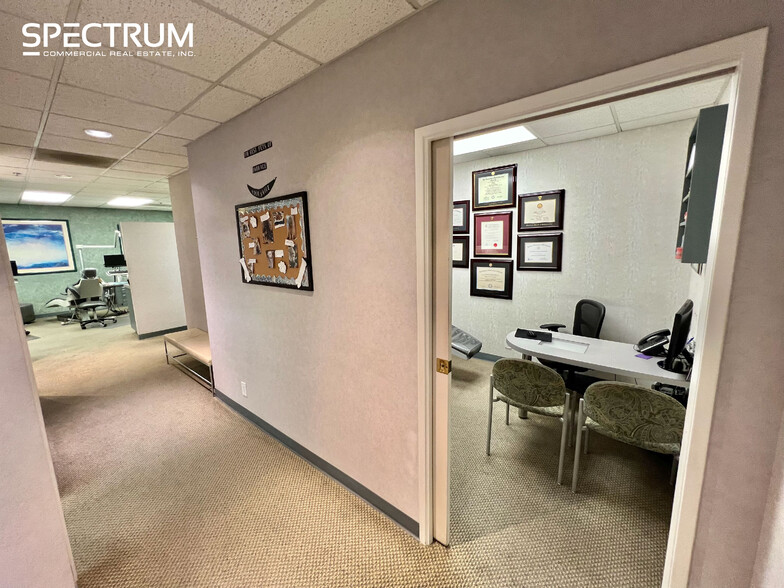 More Photos Of 23206 Lyons Ave, Santa Clarita Medical For Sale