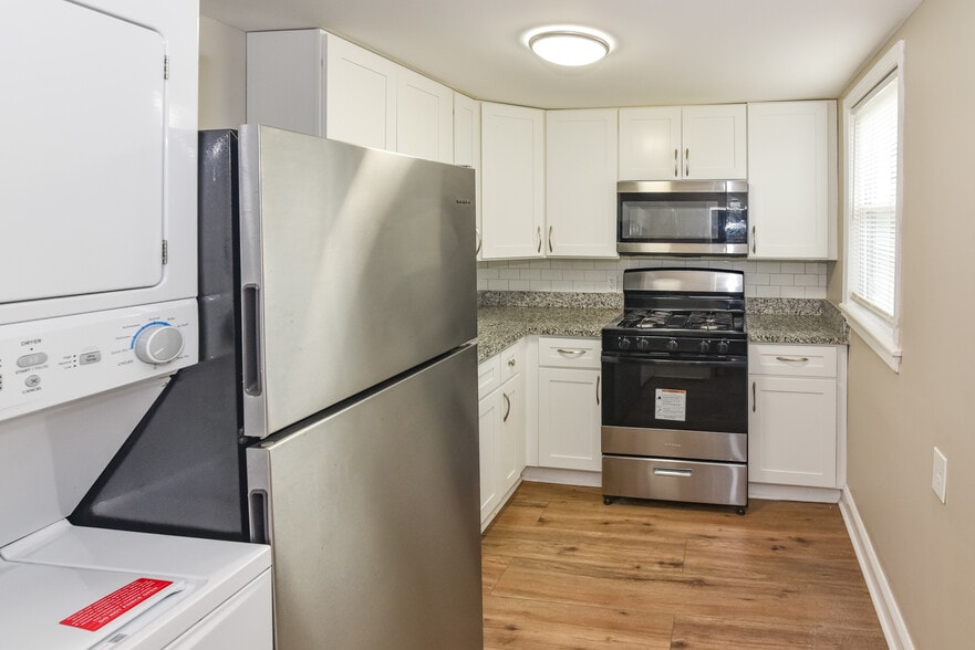 More Photos Of 15 Sollers Point Rd, Dundalk Multifamily For Sale