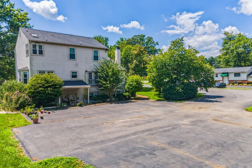 More Photos Of 630 Garrisonville Rd, Stafford General Retail For Sale