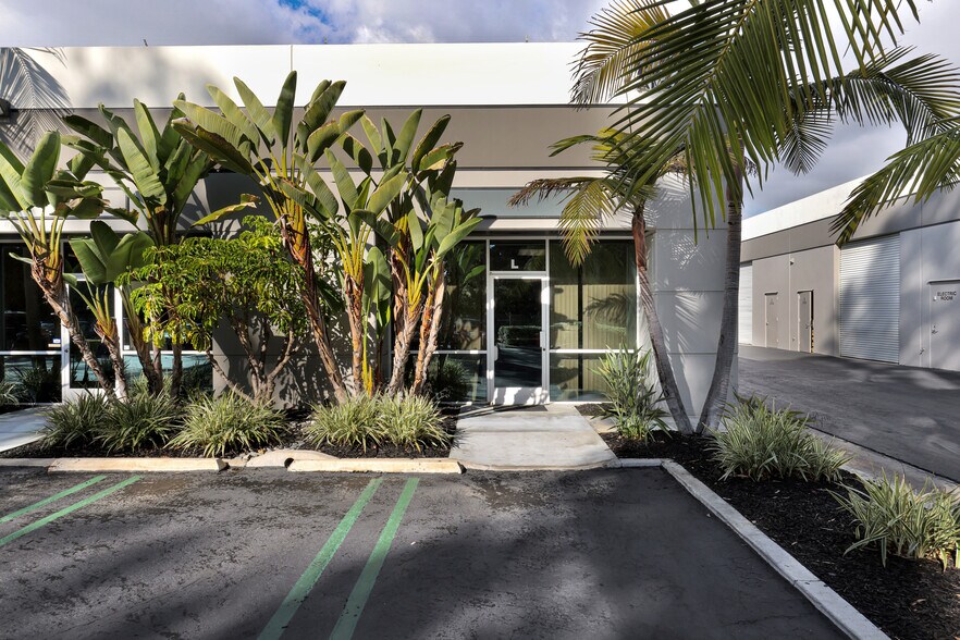 More Photos Of 23192 Alcalde Dr, Laguna Hills Warehouse For Sale