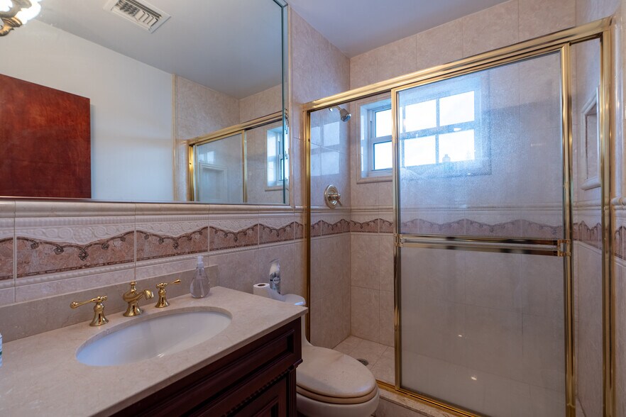 More Photos Of , Coral Gables Office For Sale