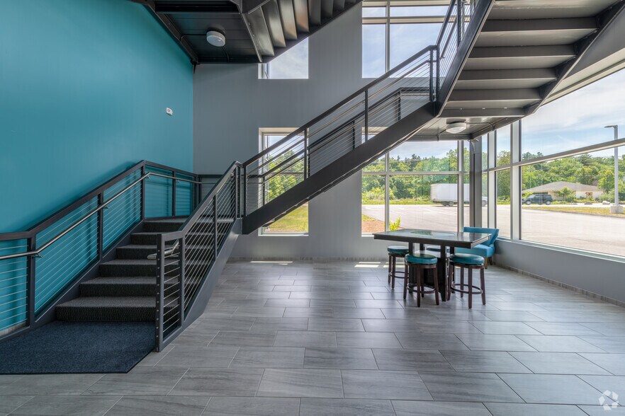 More Photos Of 198 Charlton Rd, Sturbridge Coworking Space