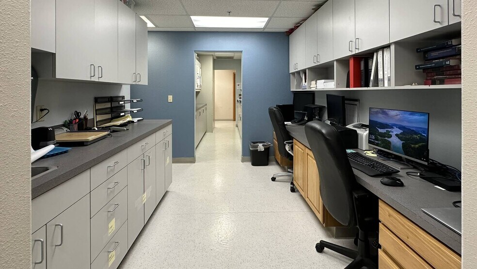 More Photos Of 1801 1st Ave, Longview Medical For Sale