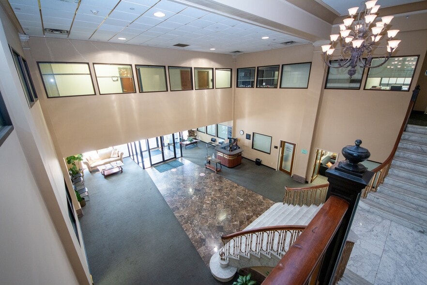 More Photos Of 501-505 E Broadway, Louisville Medical For Lease