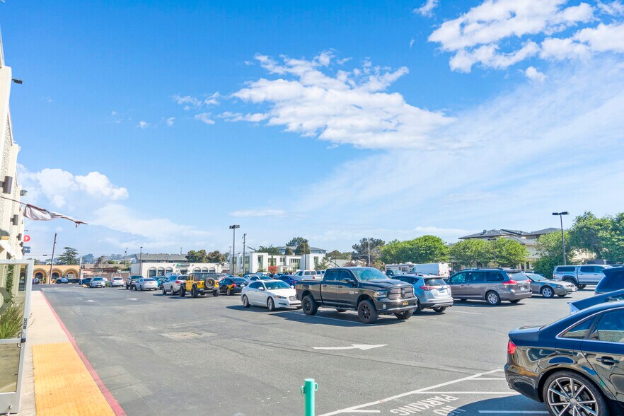 More Photos Of 1760 Fremont Blvd, Seaside Unknown For Lease