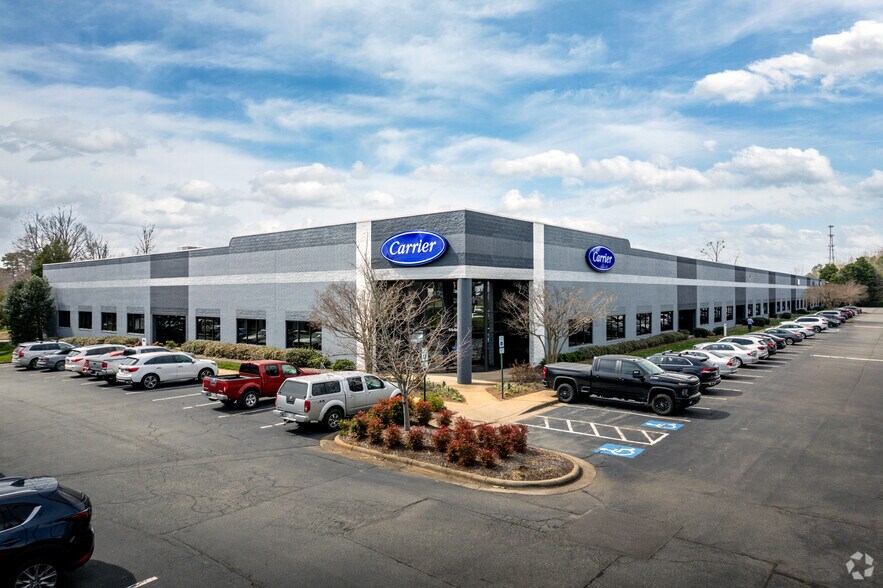 More Photos Of 5900 Northwoods Business Pky, Charlotte Light Distribution For Lease