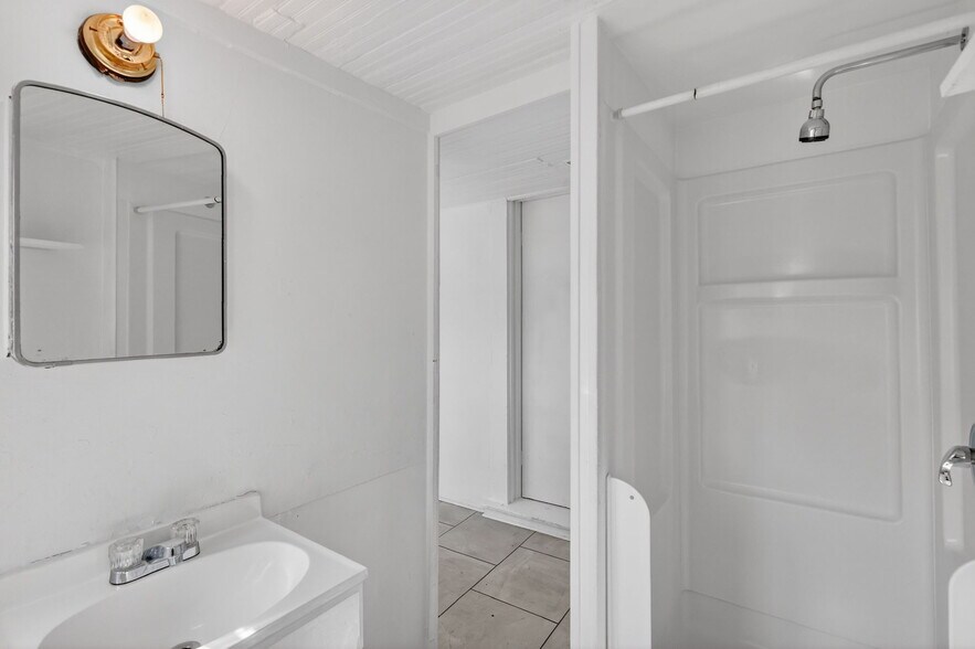 More Photos Of 527 E Lemon Ave, Eustis Apartments For Sale