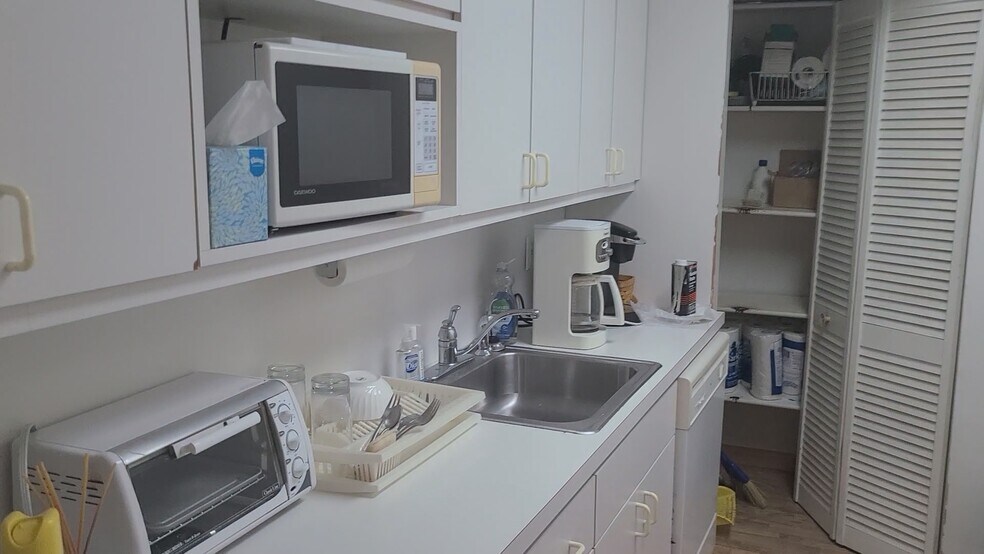 More Photos Of 305 Seventh Ave, New York Office For Lease