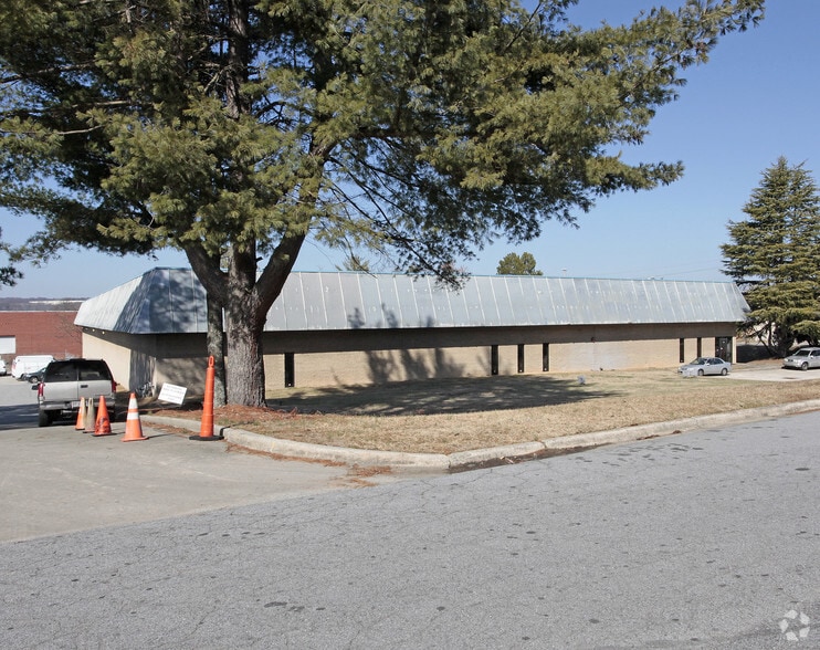 More Photos Of 130 James Aldredge Blvd SW, Atlanta Warehouse For Lease