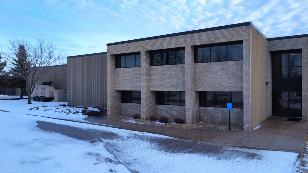More Photos Of 14255 W Burnsville Pky, Burnsville Manufacturing For Sale