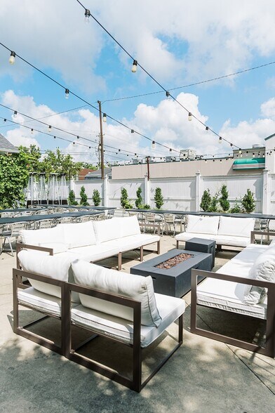 More Photos Of 403 N Walnut St, Bloomington General Retail For Sale