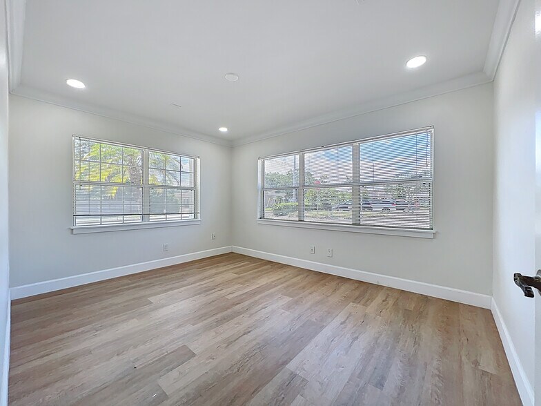 More Photos Of 507 East St, Longwood Office Residential For Lease