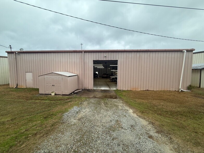 More Photos Of 1336 Summit Dr, Conyers Warehouse For Sale