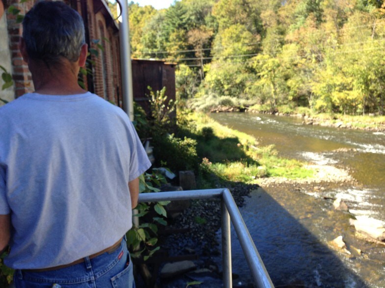 More Photos Of 157 Columbia St, Lee Warehouse For Sale