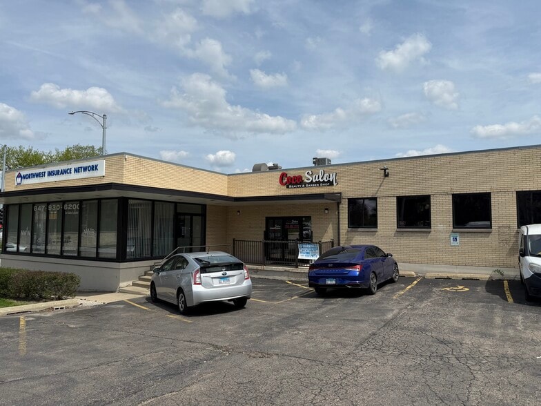 Primary Photo Of 1 S Liberty St, Elgin Flex For Sale