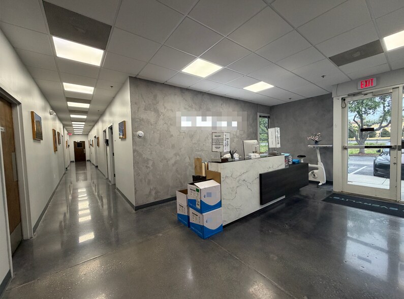 More Photos Of 8010 Sunport Dr, Orlando Light Distribution For Sale
