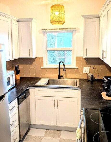 More Photos Of 520 N State St, Hagerman Specialty For Sale