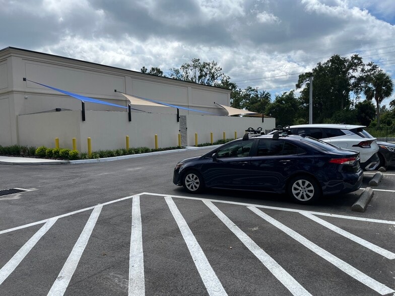 More Photos Of 2386 Florida Highway 426 Hwy, Oviedo Veterinarian Kennel For Sale