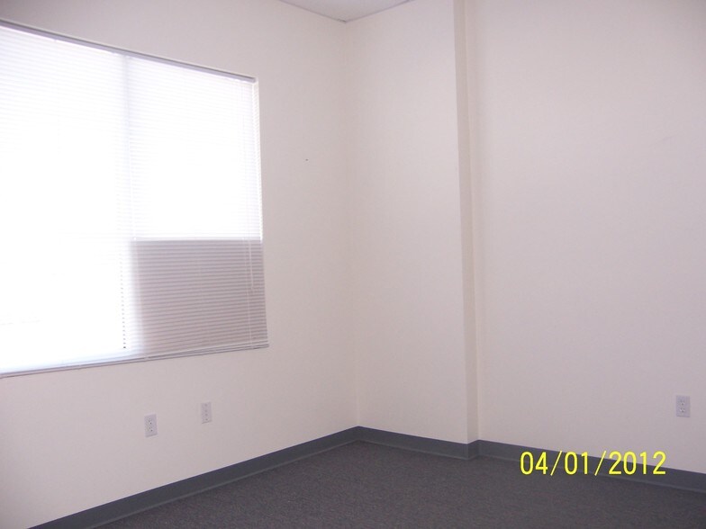 More Photos Of 8251-8259 Blaikie Ct, Sarasota Light Manufacturing For Lease