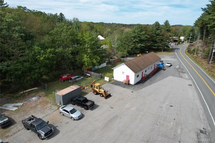 More Photos Of 36 Cold Spring Rd, Monticello Industrial For Sale