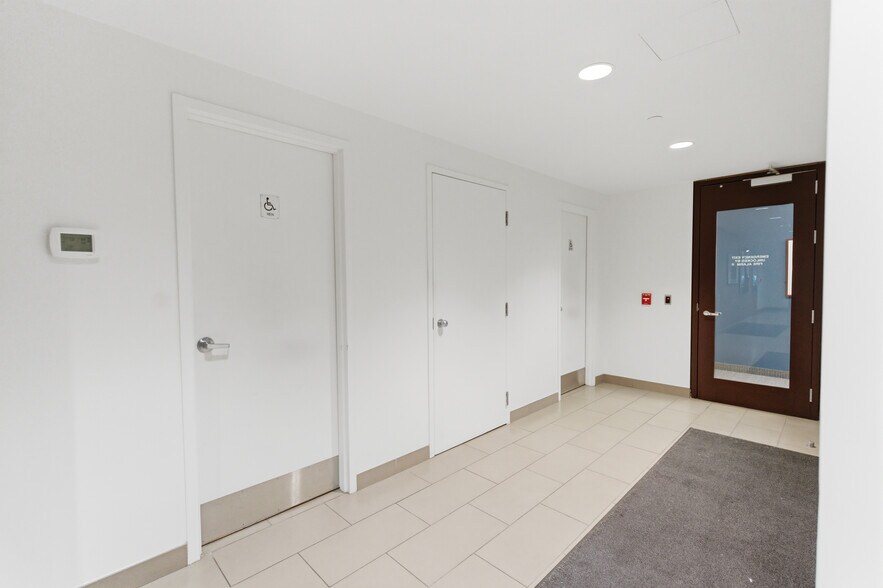 More Photos Of 17 King St E, Oshawa Storefront Retail Office For Lease