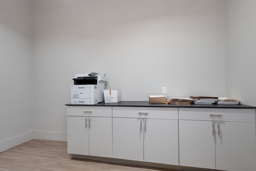 More Photos Of 2650 Locust St, Saint Louis Apartments For Lease