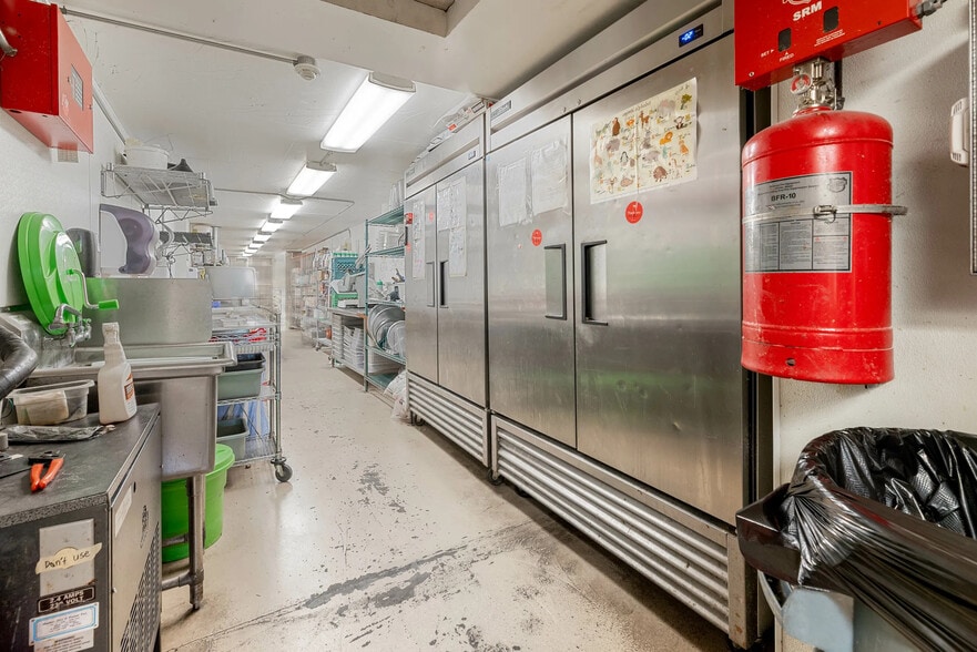 More Photos Of 104 E Route 66, Flagstaff Restaurant For Sale