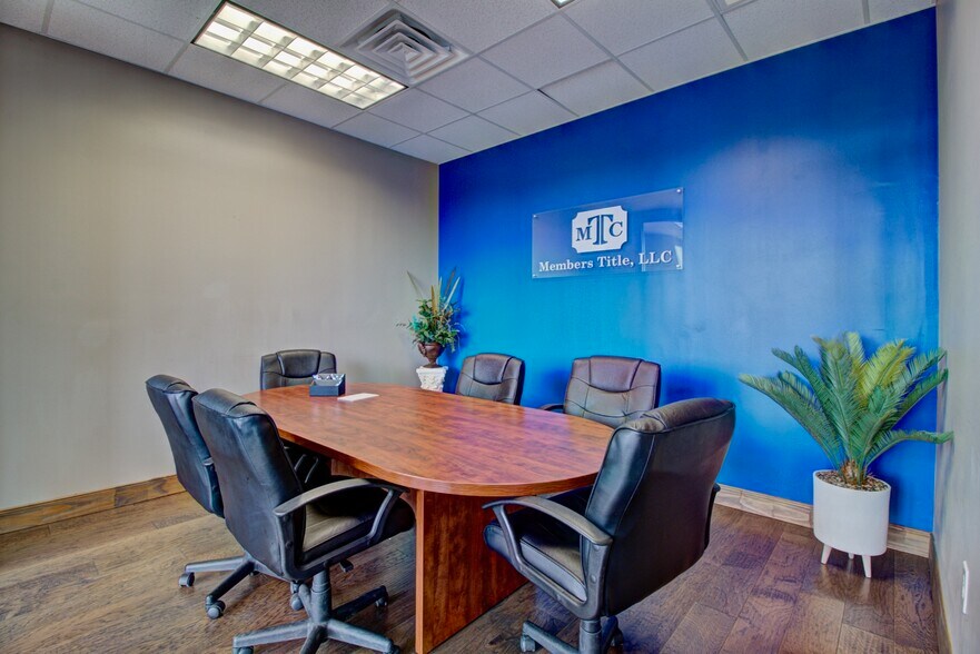 More Photos Of 923 N Loop 1604 E, San Antonio Unknown For Lease